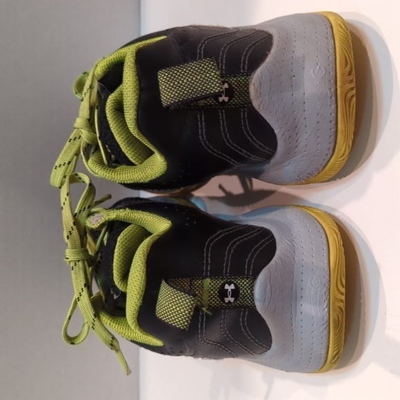 Under Armour Youth Curry Black/Green Boy's Sneakers Size 4Y - Picture 3 of 13